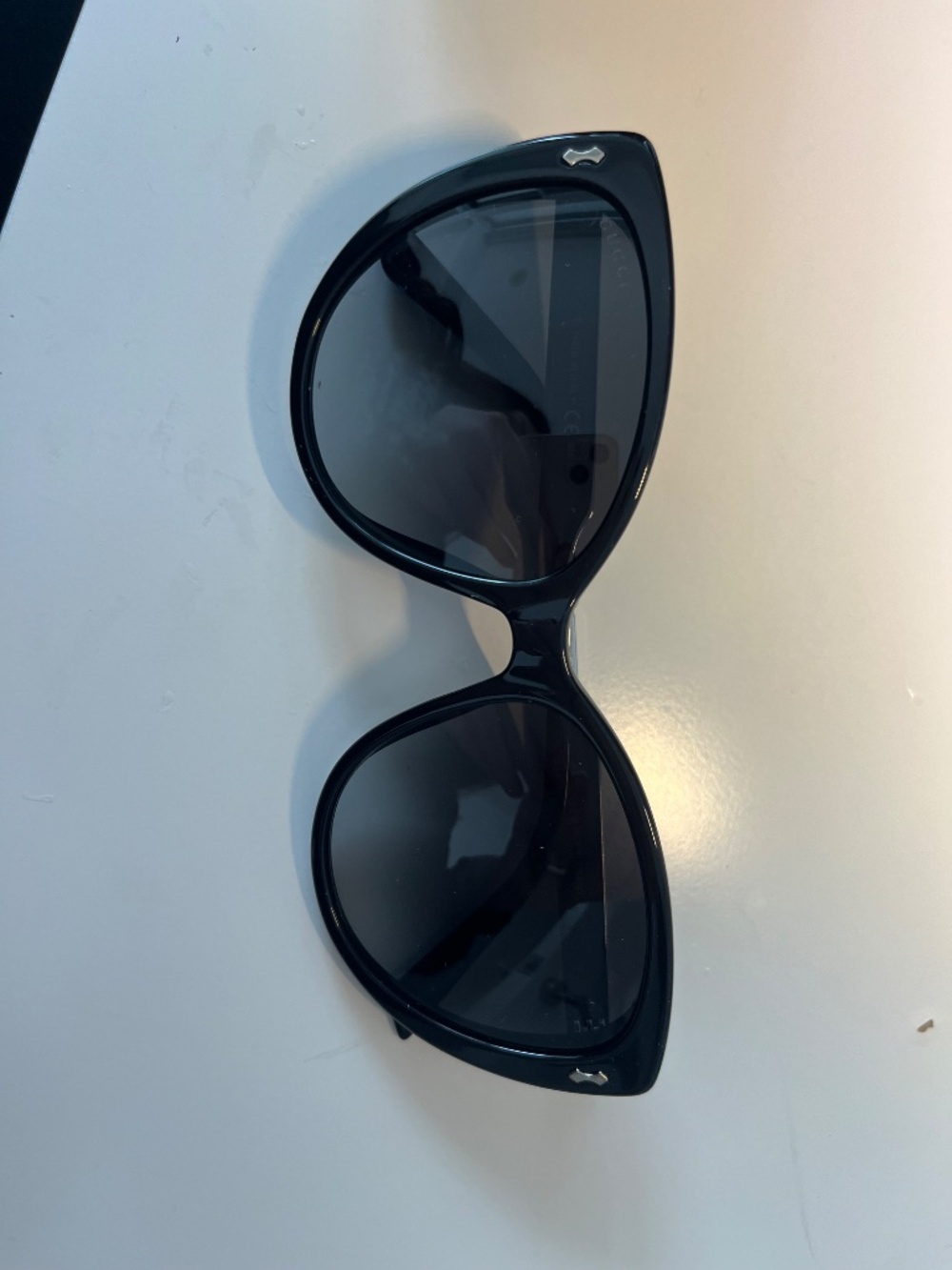 Gucci Sunglasses - Picture 2 of 8